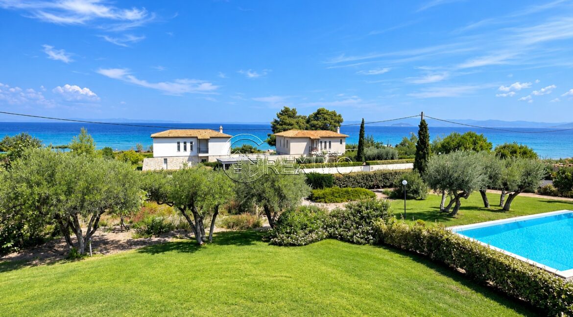 Villa-in-Pefkochori-Halkidiki-11-1