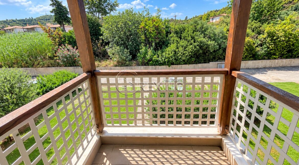 Villa-in-Pefkochori-Halkidiki-2-1