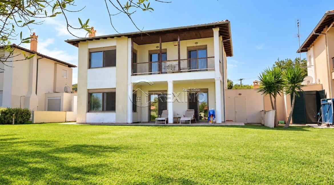 Villa-in-Pefkochori-Halkidiki-4-1